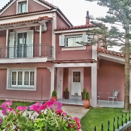 爱奥尼亚阳台公寓 *