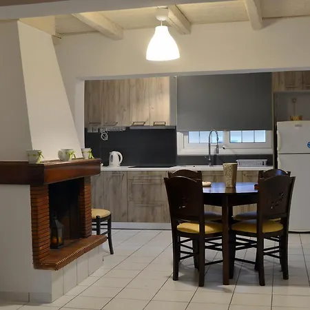 爱奥尼亚阳台公寓 *