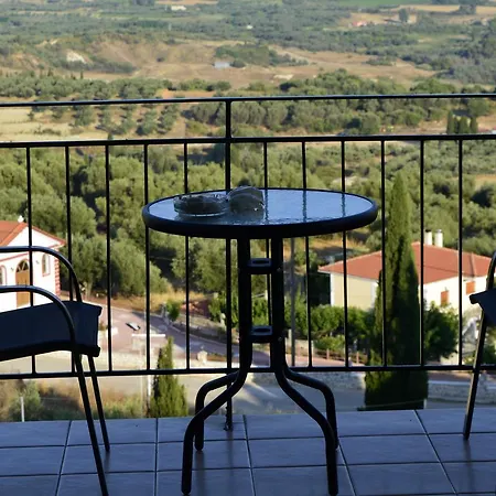 爱奥尼亚阳台公寓 *